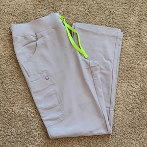 FIGS Women’s scrubs SZ M - Kade Cargo Pants